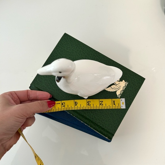 Vintage porcelain white duck with bow tie - Picture 6 of 8